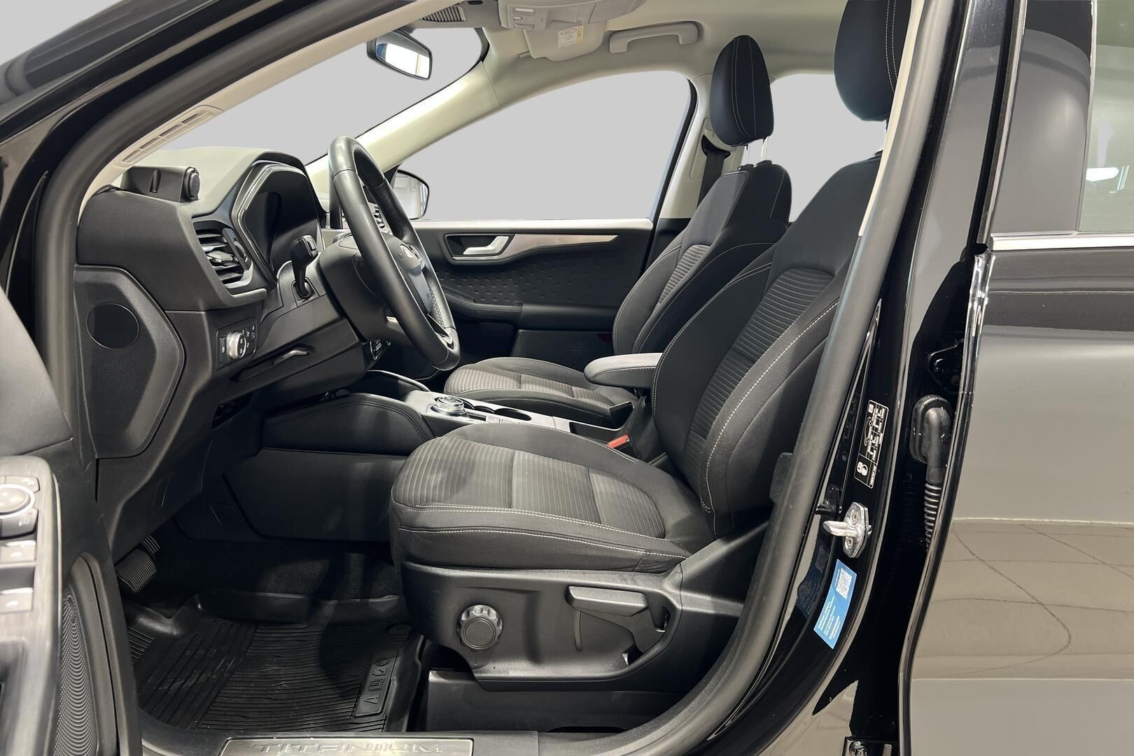 Ford Kuga iso kuva 8
