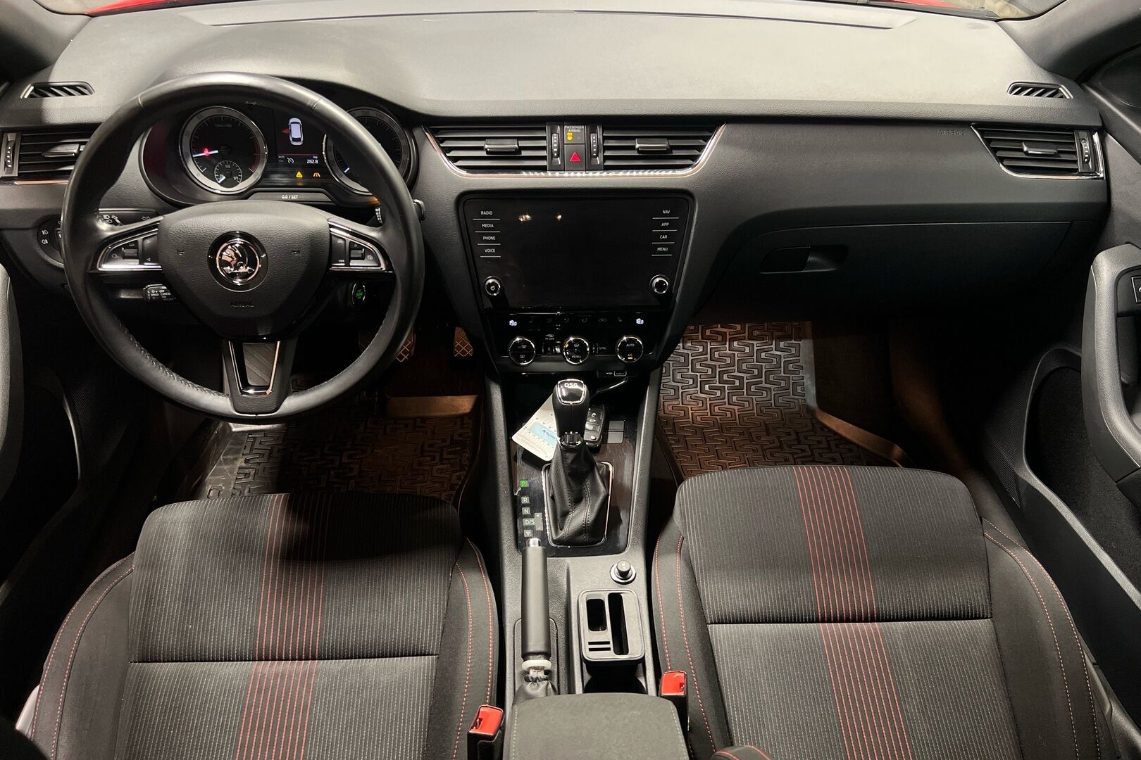 Skoda Octavia iso kuva 5