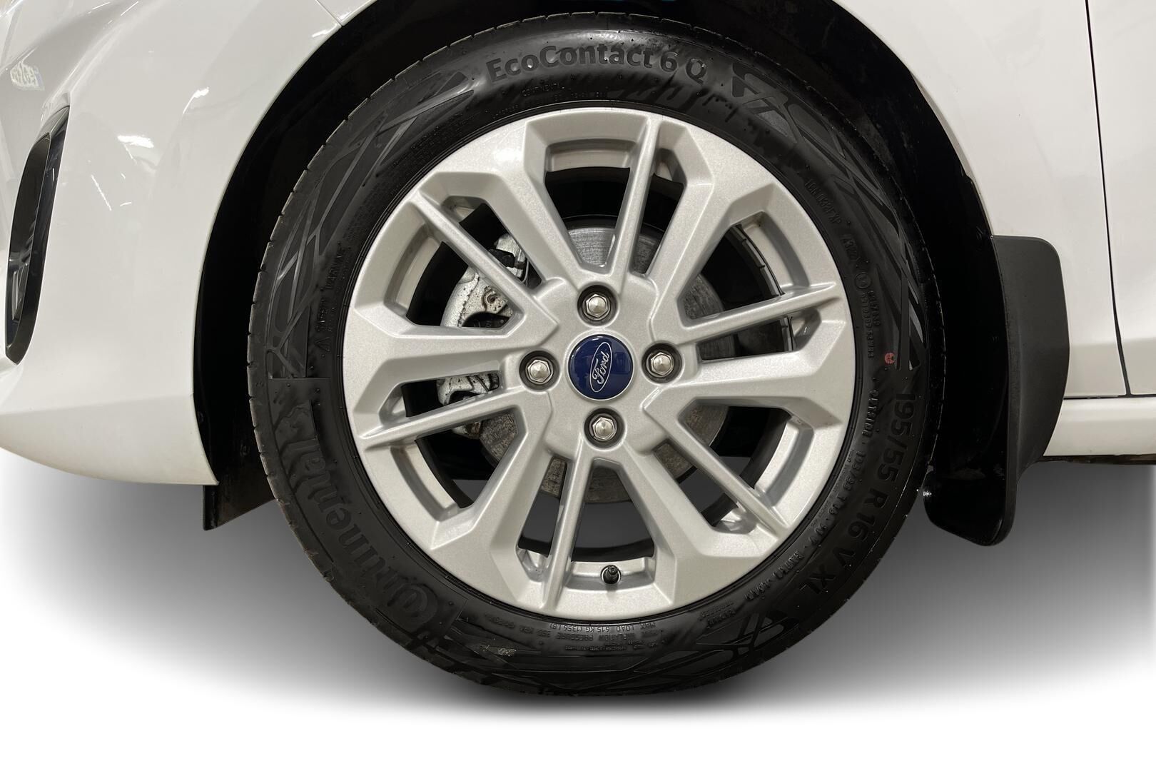 Ford Fiesta iso kuva 13