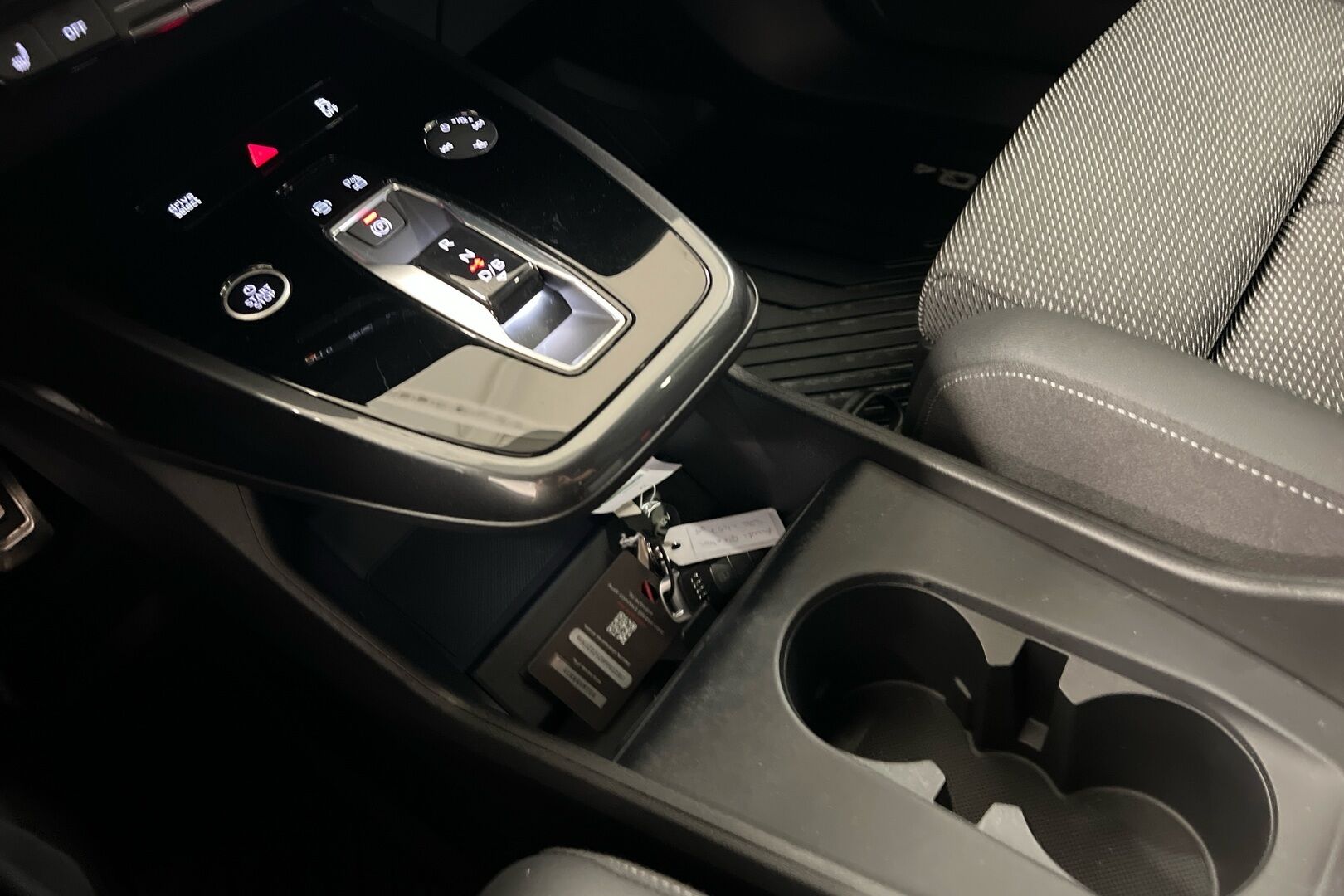 Audi Q4 e-tron iso kuva 16