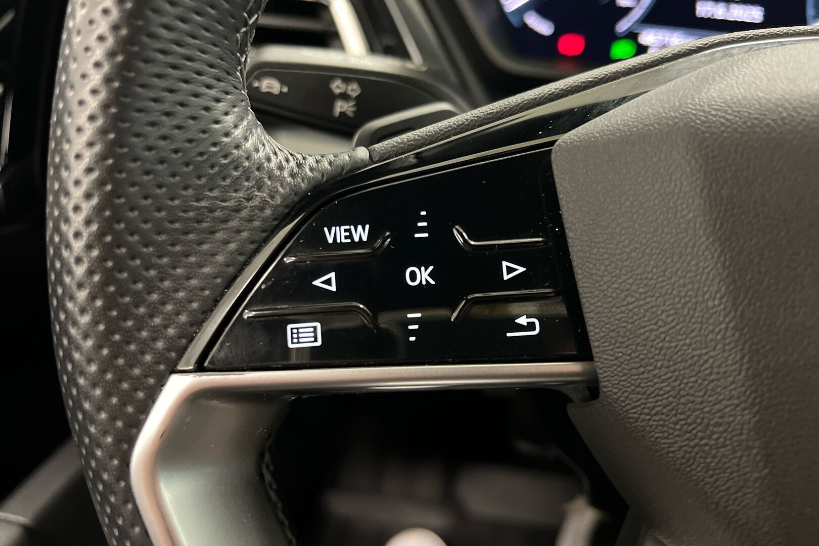 Audi Q4 e-tron iso kuva 17