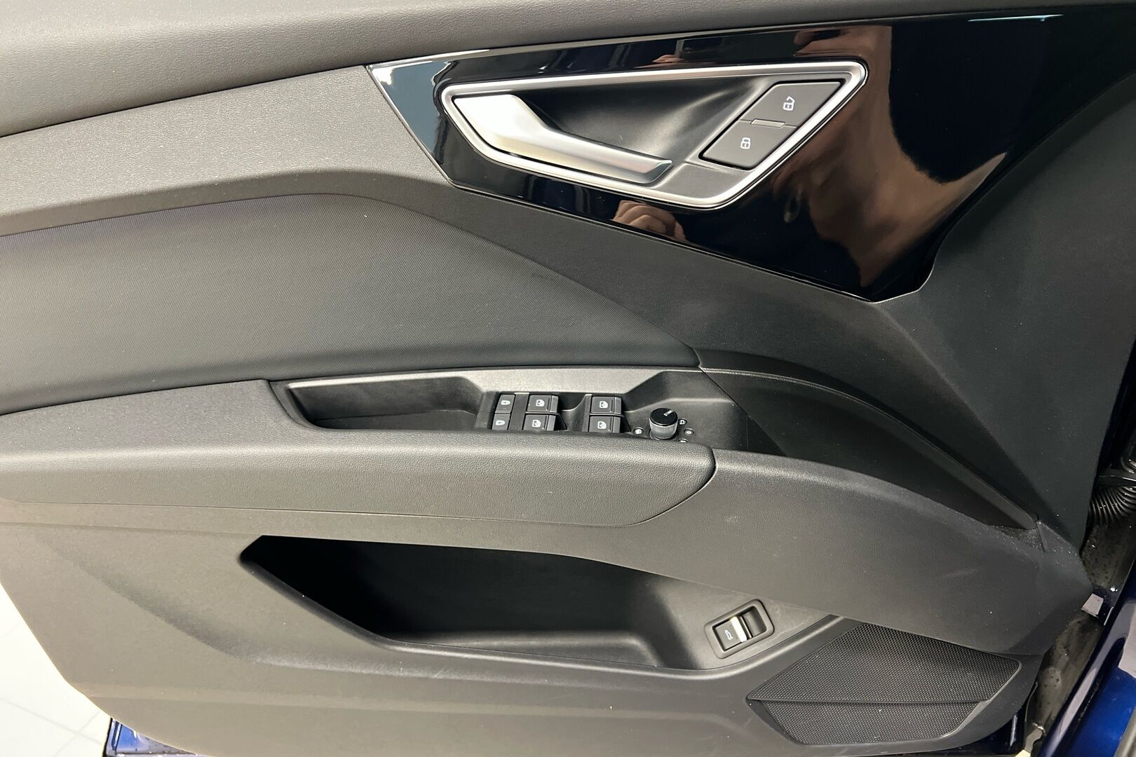 Audi Q4 e-tron iso kuva 20