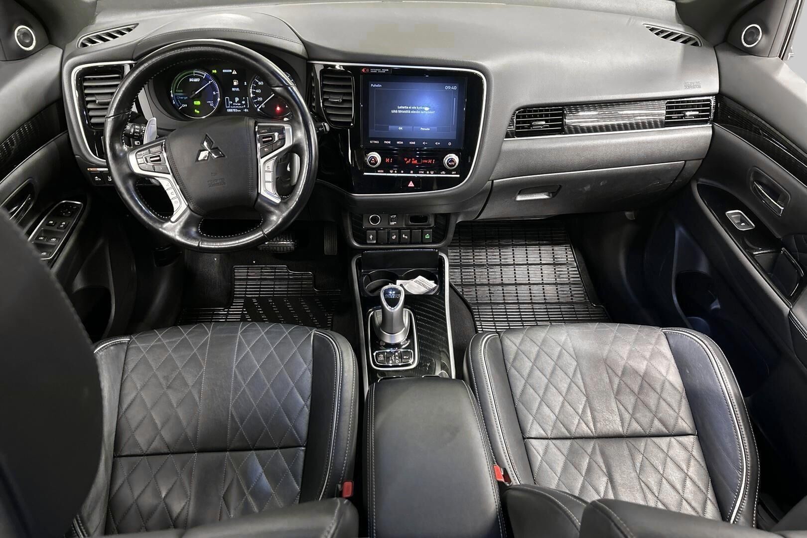 Mitsubishi Outlander PHEV iso kuva 9