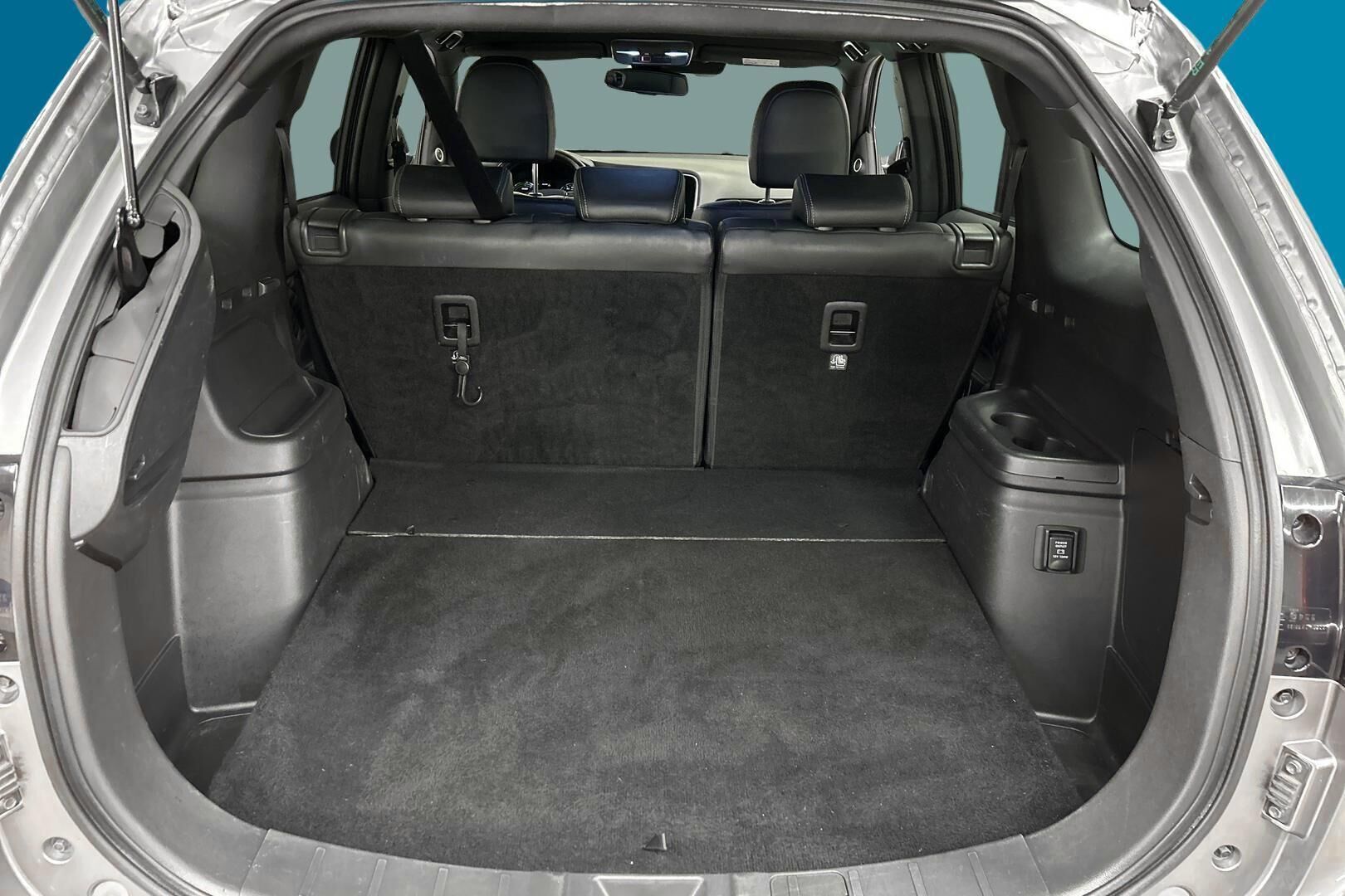 Mitsubishi Outlander PHEV iso kuva 10