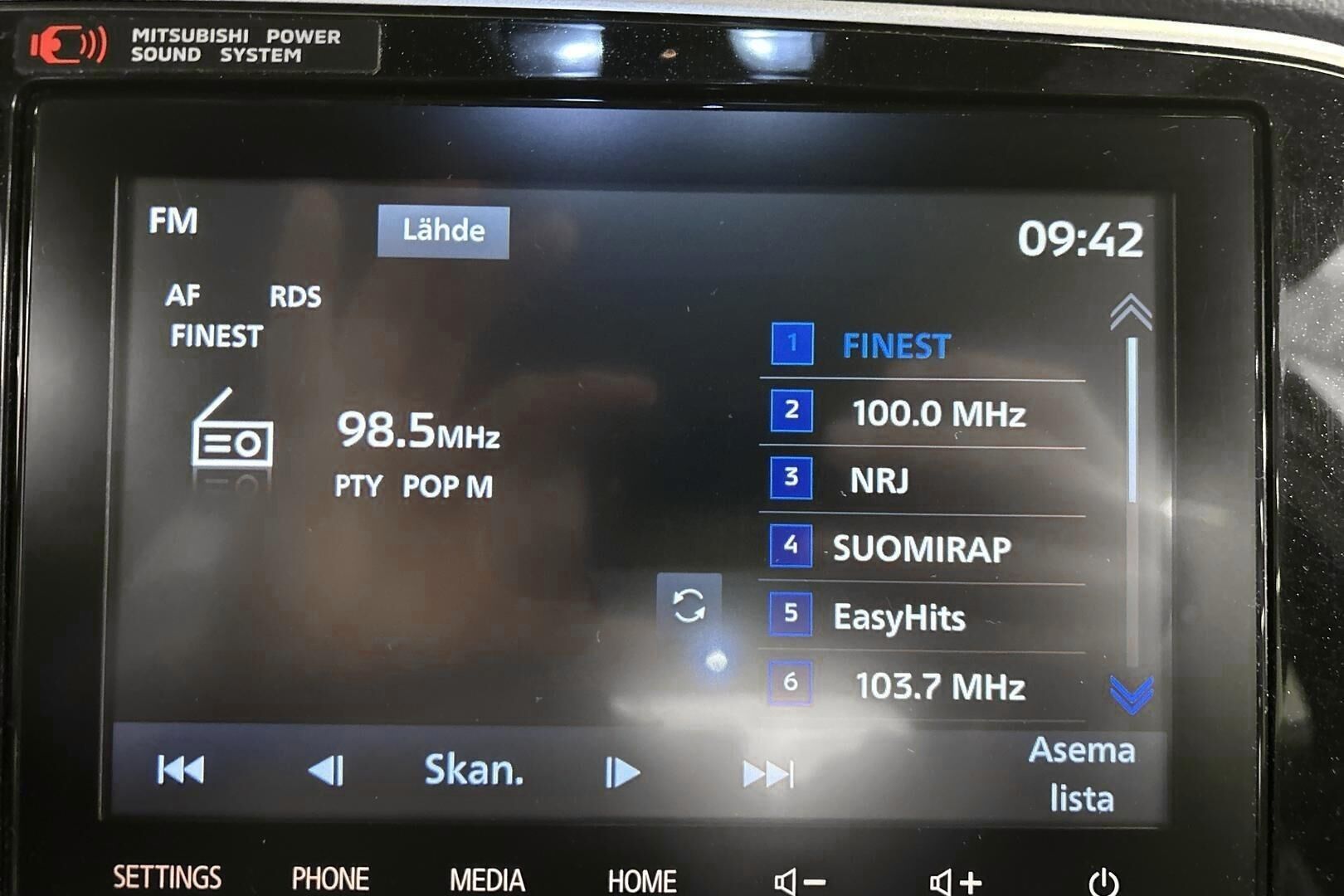 Mitsubishi Outlander PHEV iso kuva 13