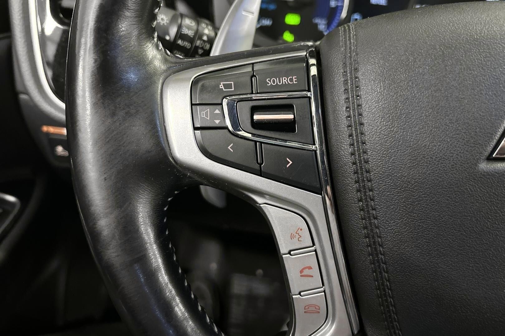 Mitsubishi Outlander PHEV iso kuva 20