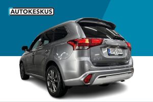 Mitsubishi Outlander PHEV esikatselu 6