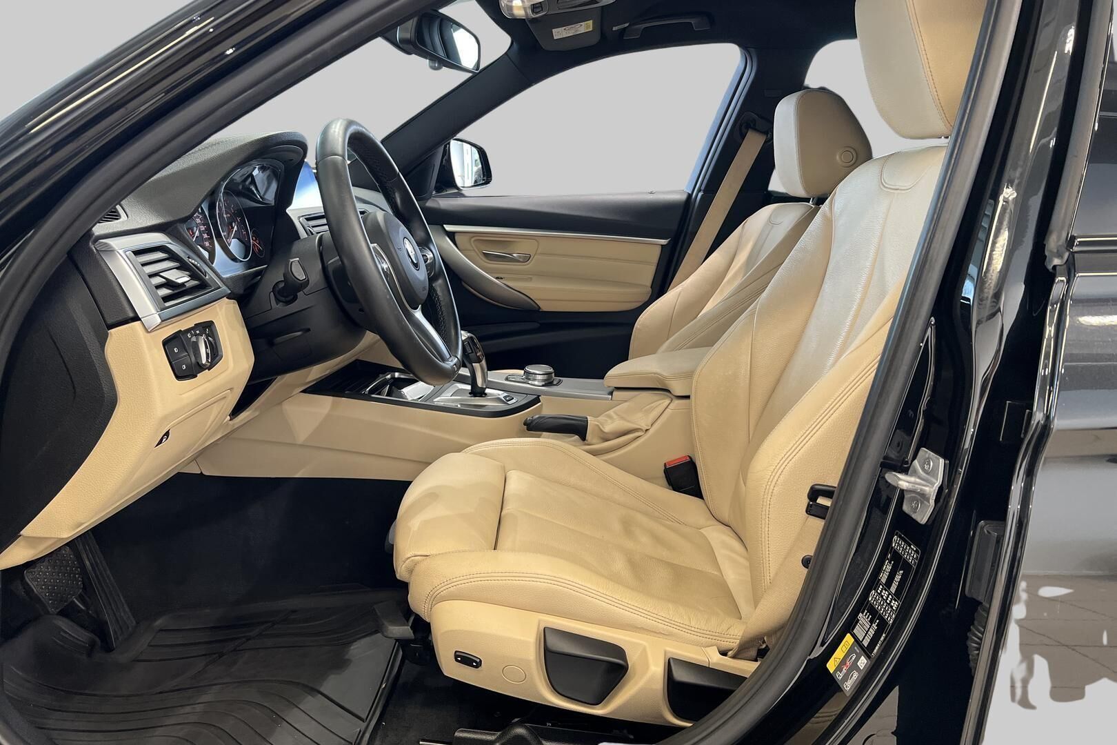 BMW 3-SARJA iso kuva 7