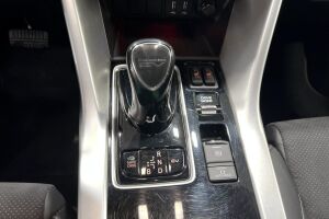 Mitsubishi Eclipse Cross esikatselu 23