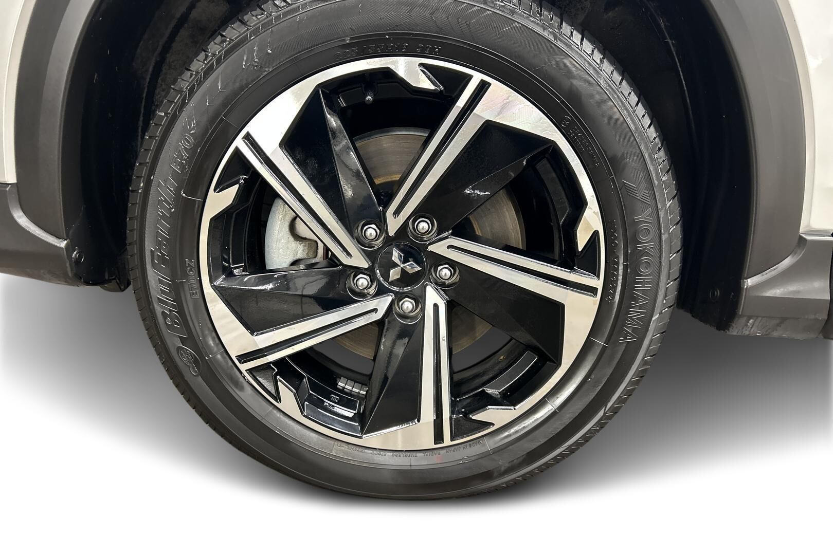 Mitsubishi Eclipse Cross iso kuva 13