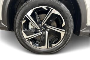 Mitsubishi Eclipse Cross esikatselu 6