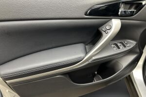 Mitsubishi Eclipse Cross esikatselu 19