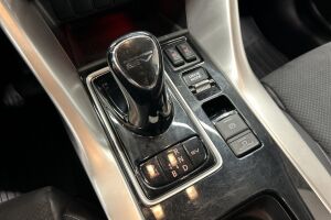 Mitsubishi Eclipse Cross esikatselu 24