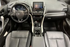 Mitsubishi Eclipse Cross esikatselu 10