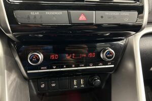 Mitsubishi Eclipse Cross esikatselu 15