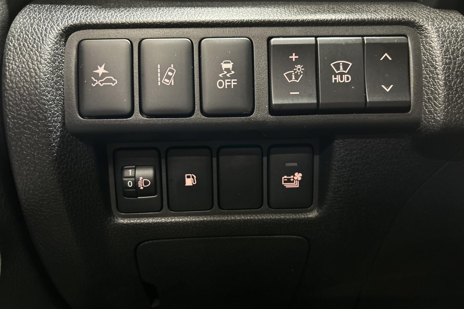 Mitsubishi Eclipse Cross iso kuva 18