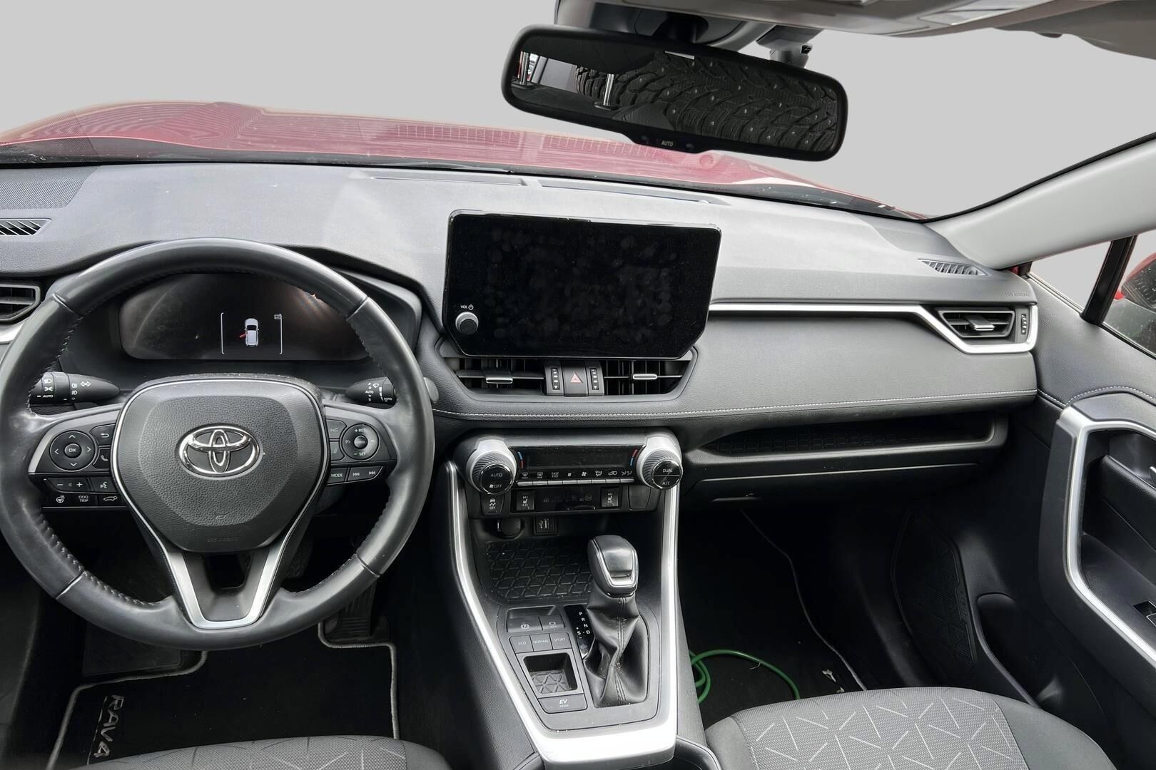 Toyota RAV4 iso kuva 1
