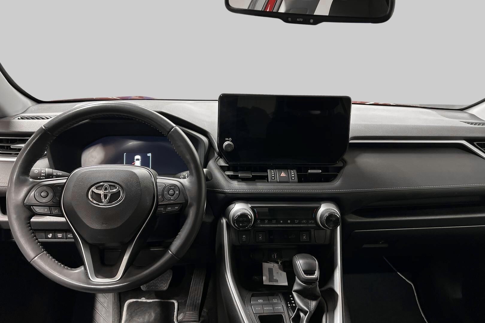 Toyota RAV4 iso kuva 10