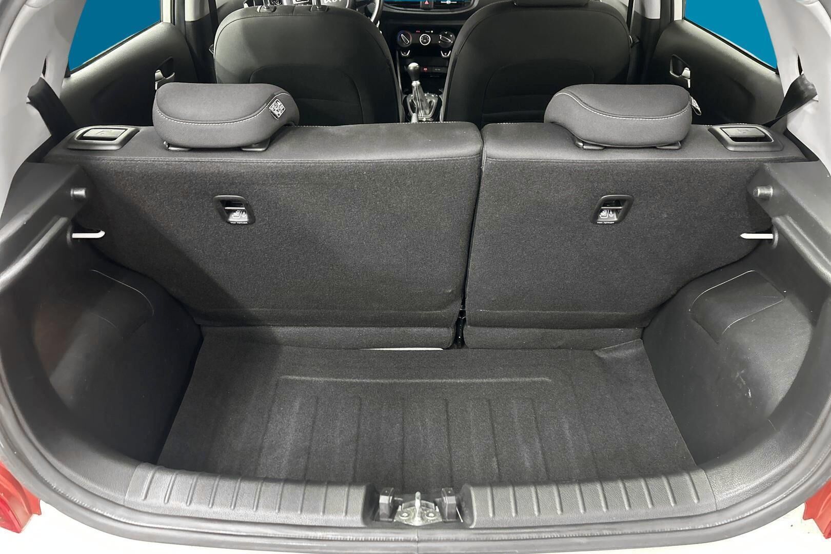 Kia Picanto iso kuva 12