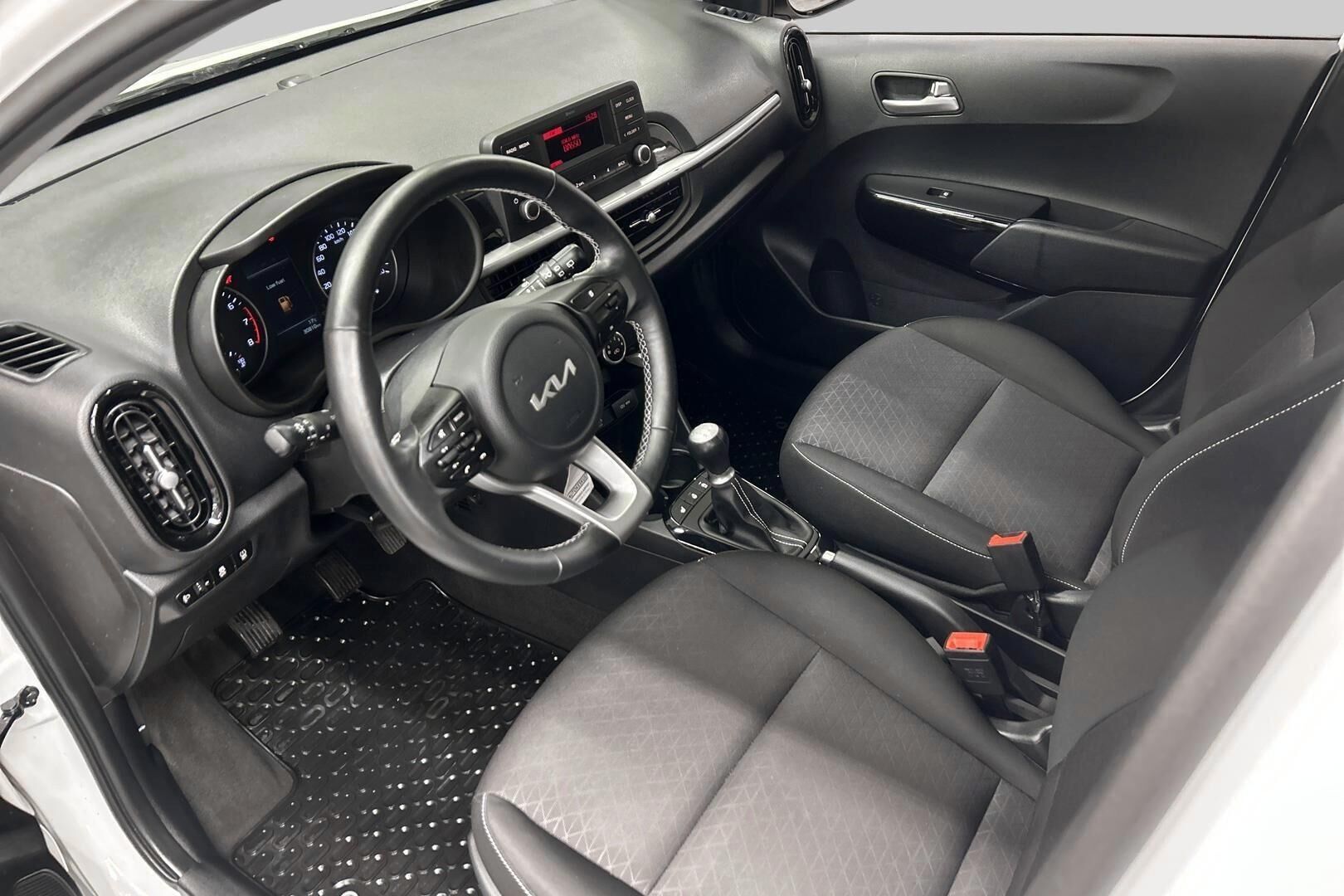 Kia Picanto iso kuva 9