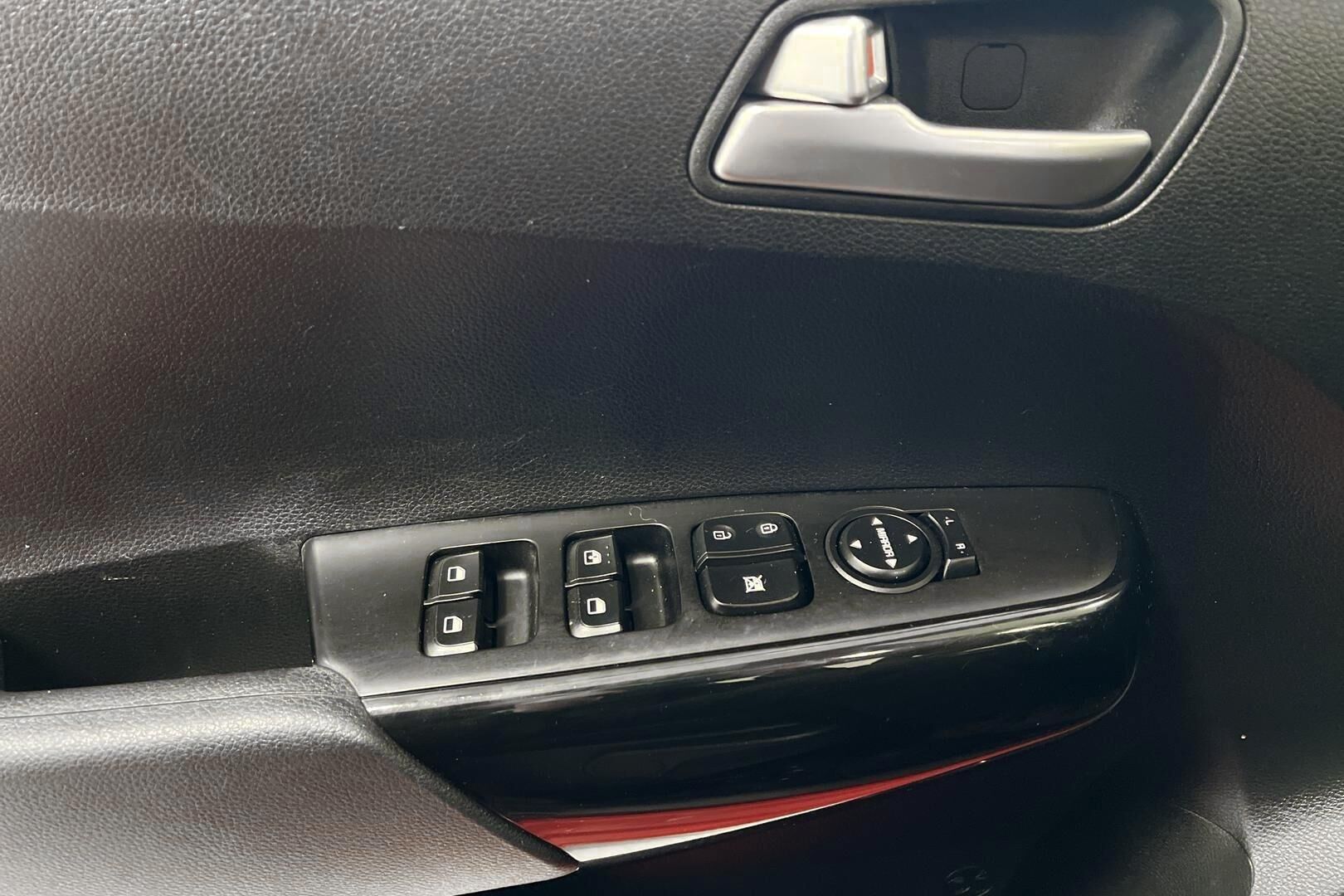 Kia Picanto iso kuva 19