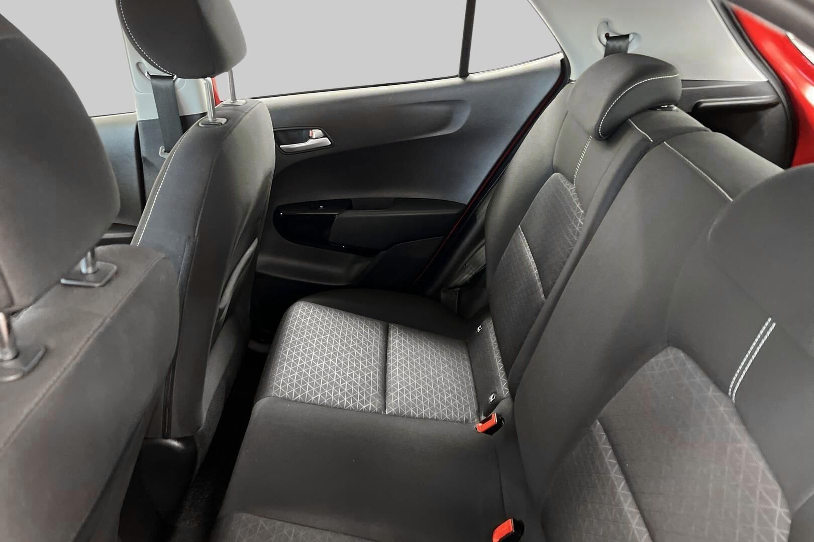 Kia Picanto iso kuva 9