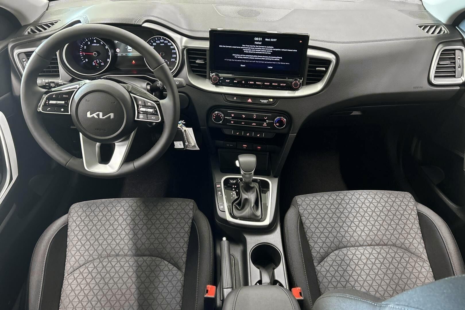 Kia Ceed iso kuva 4