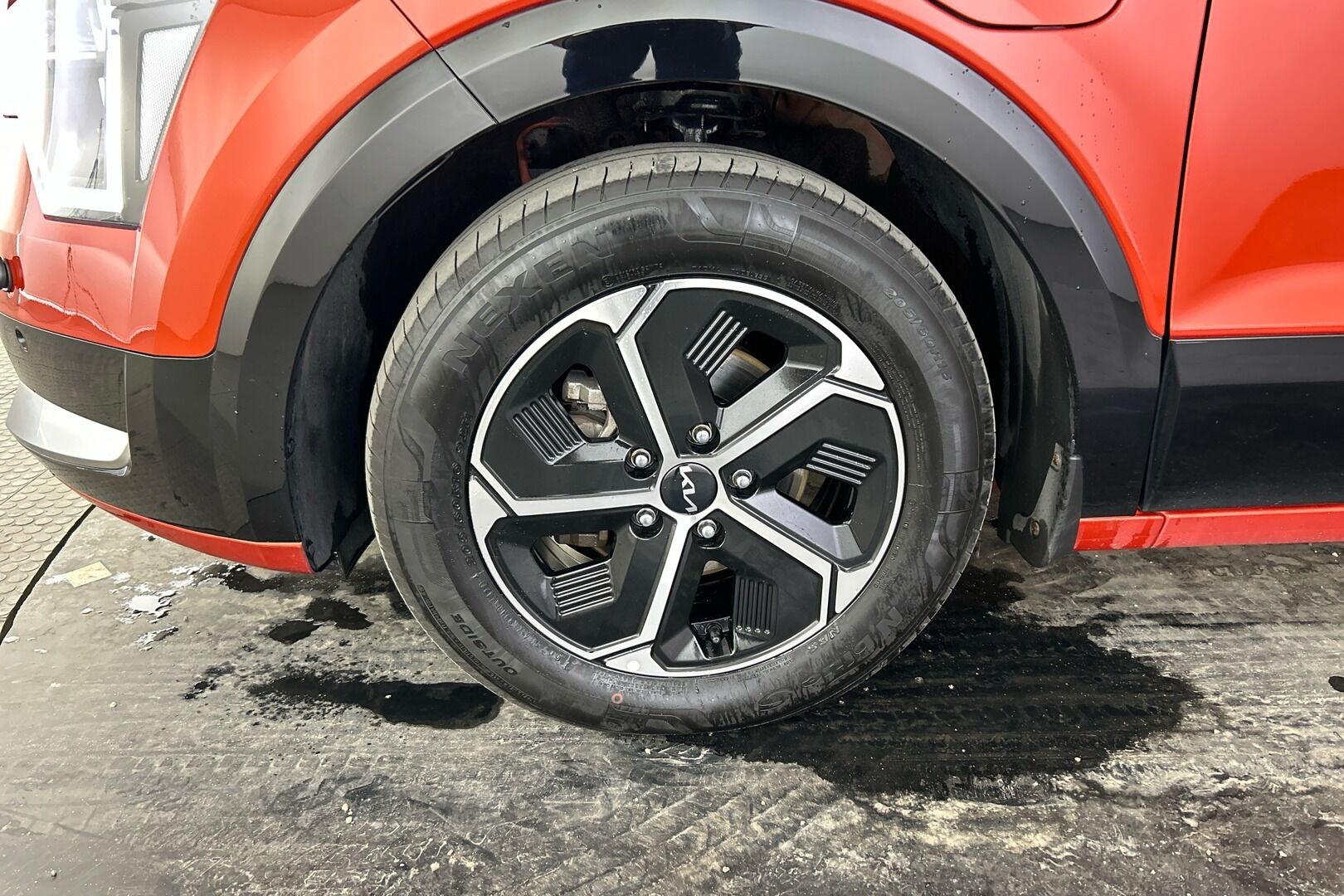 Kia Niro iso kuva 17