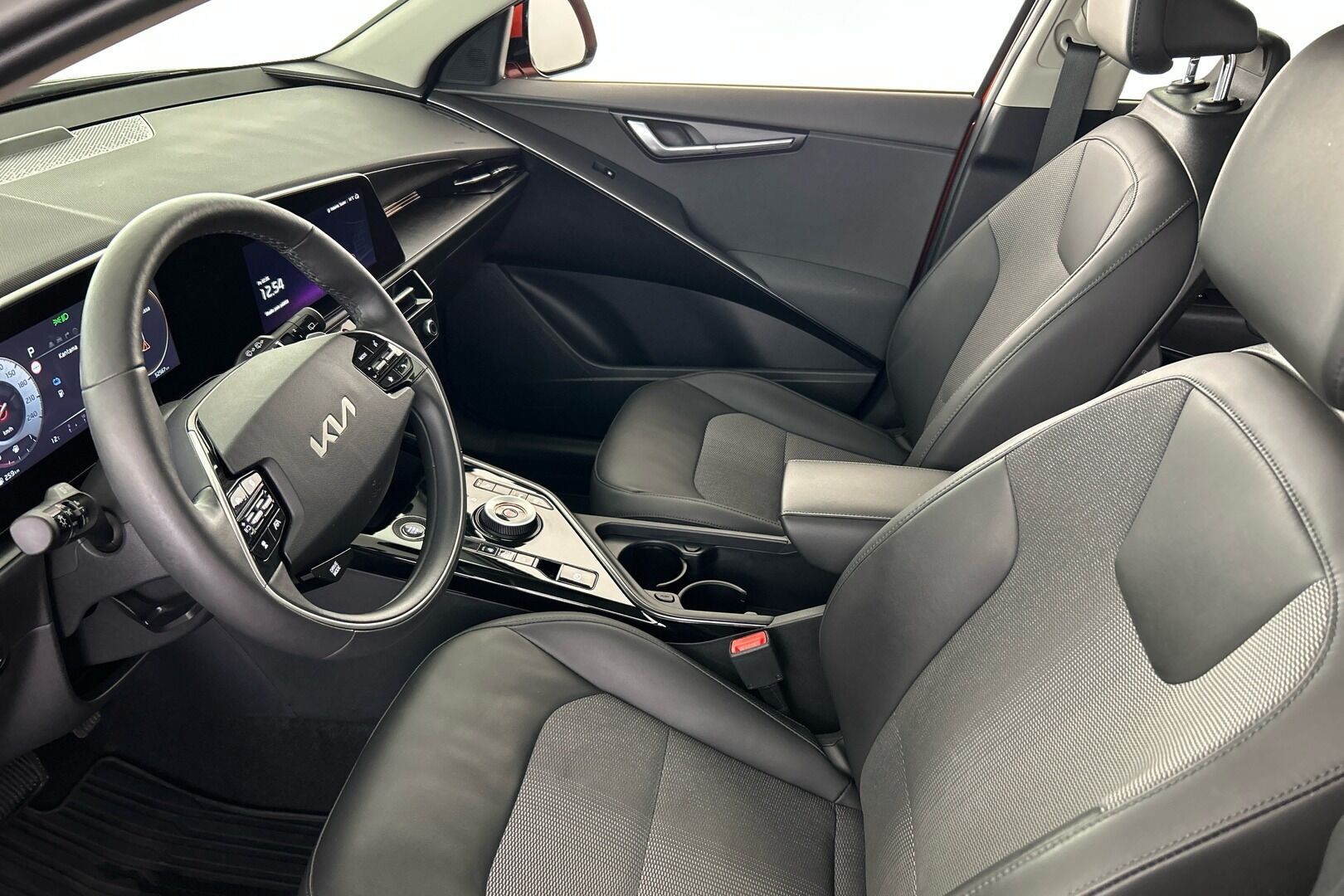 Kia Niro iso kuva 6