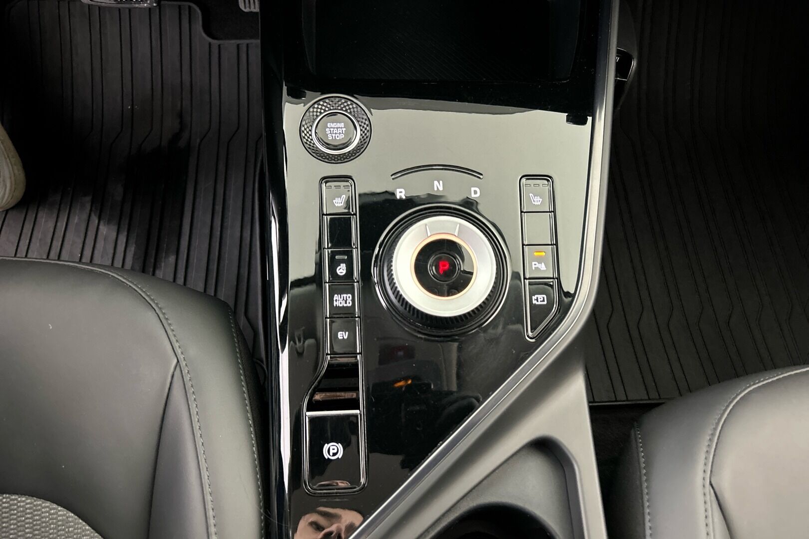 Kia Niro iso kuva 10