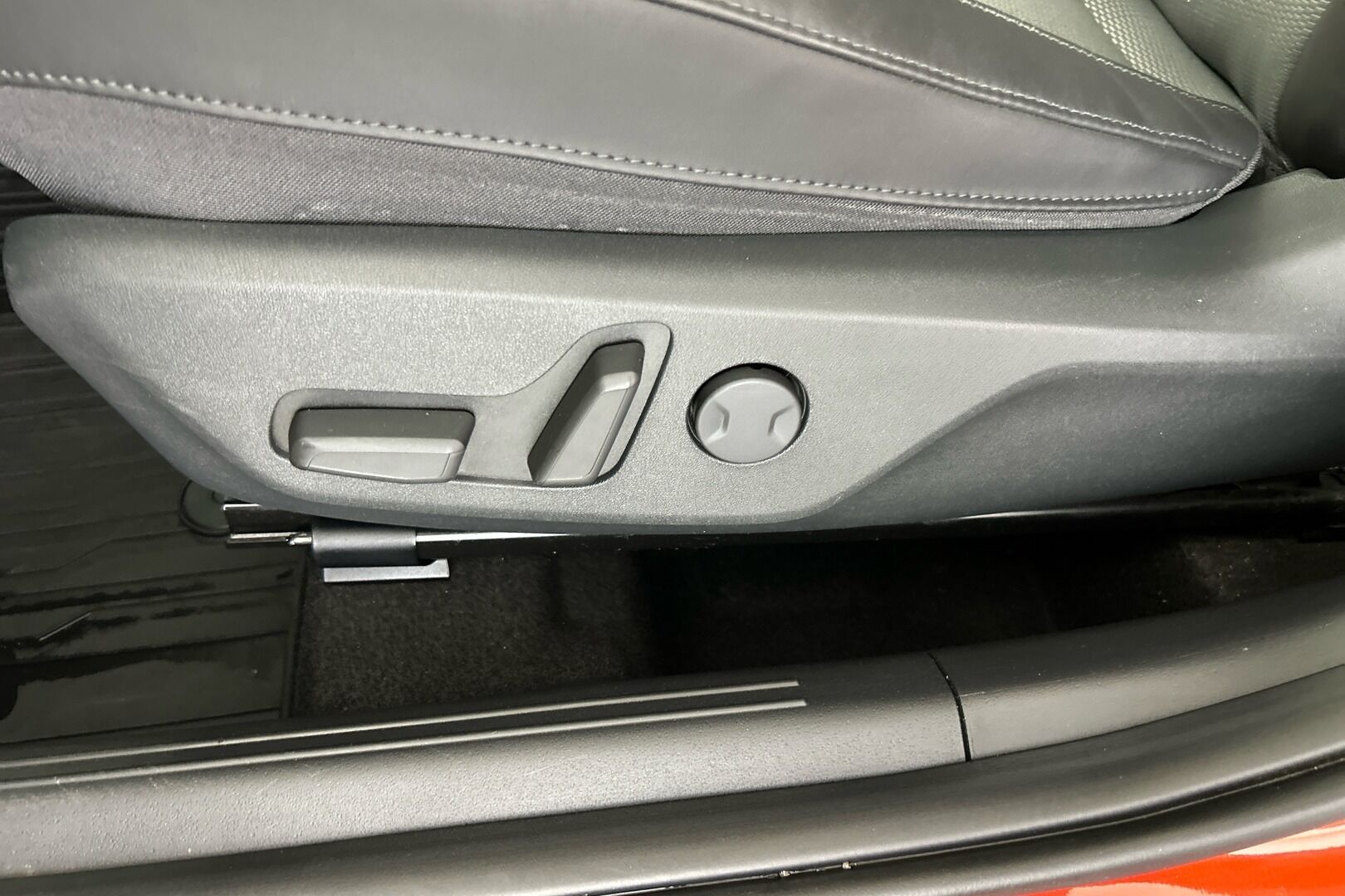 Kia Niro iso kuva 27