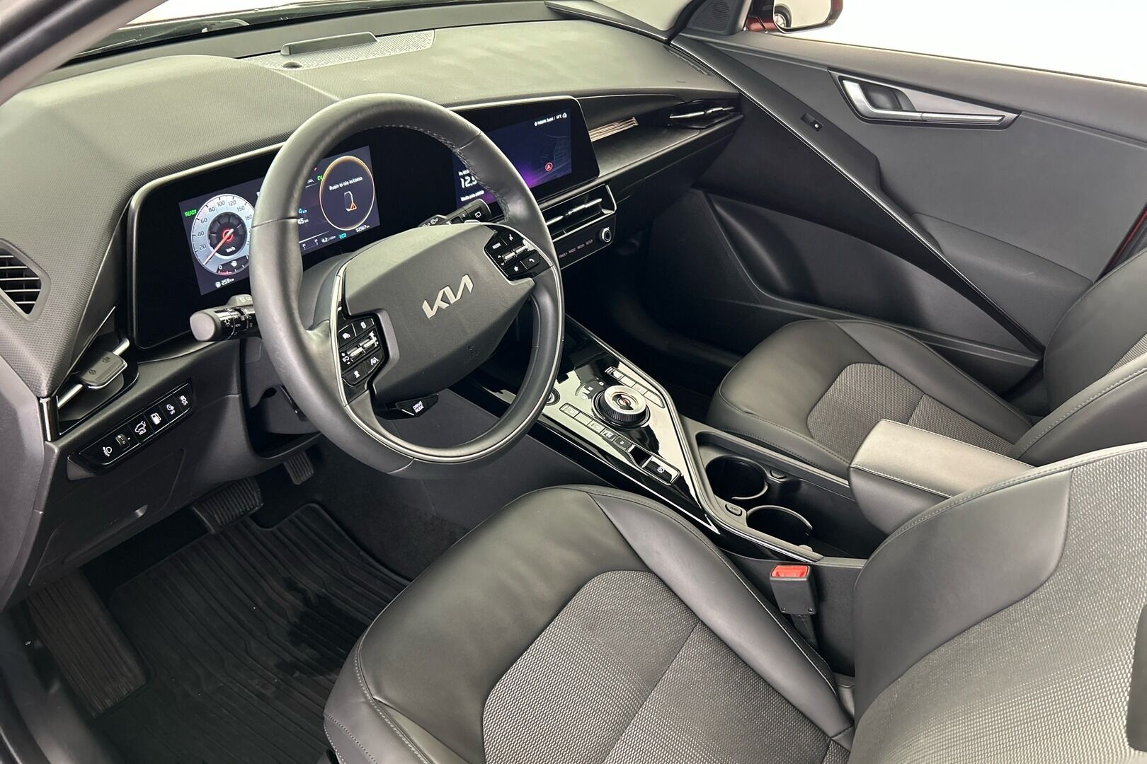 Kia Niro iso kuva 4