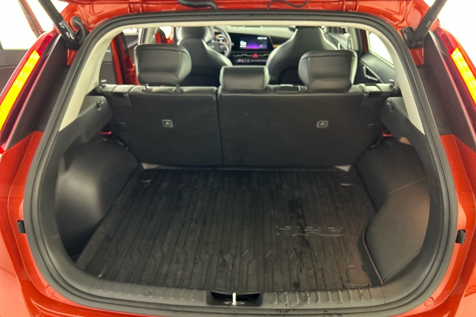 Kia Niro iso kuva 15