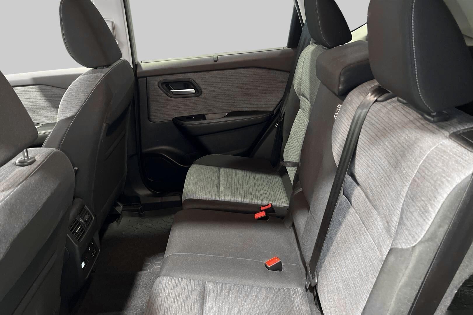Nissan X-Trail iso kuva 10