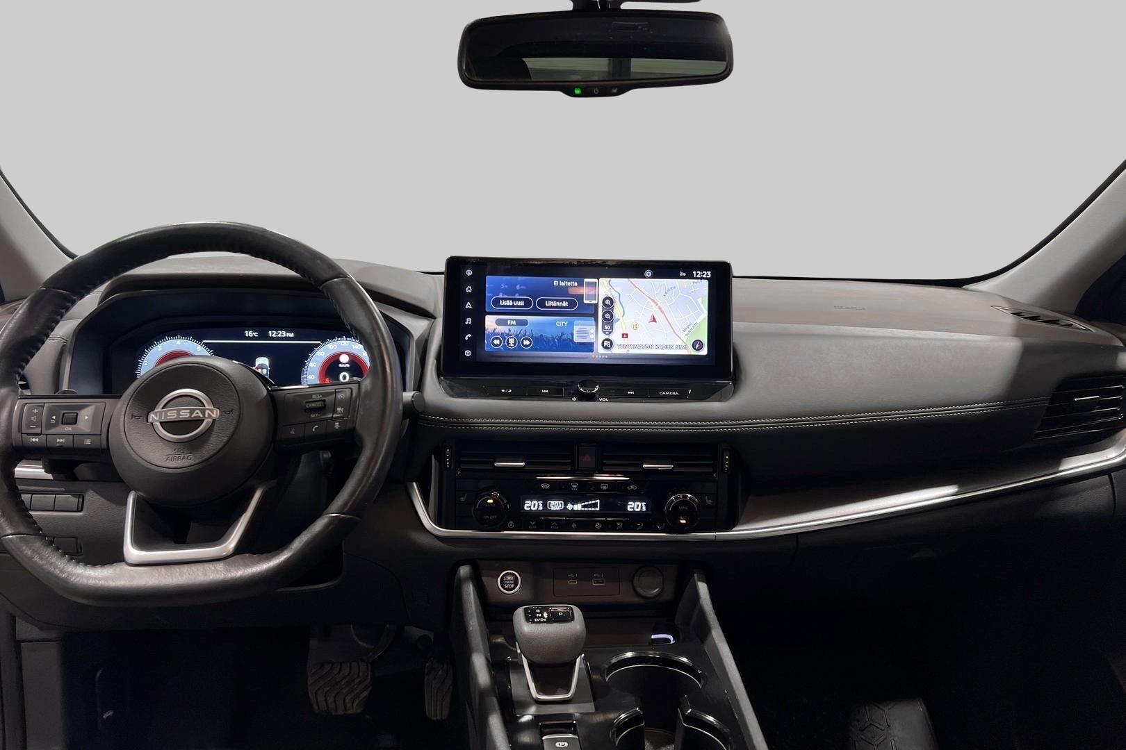 Nissan X-Trail iso kuva 11