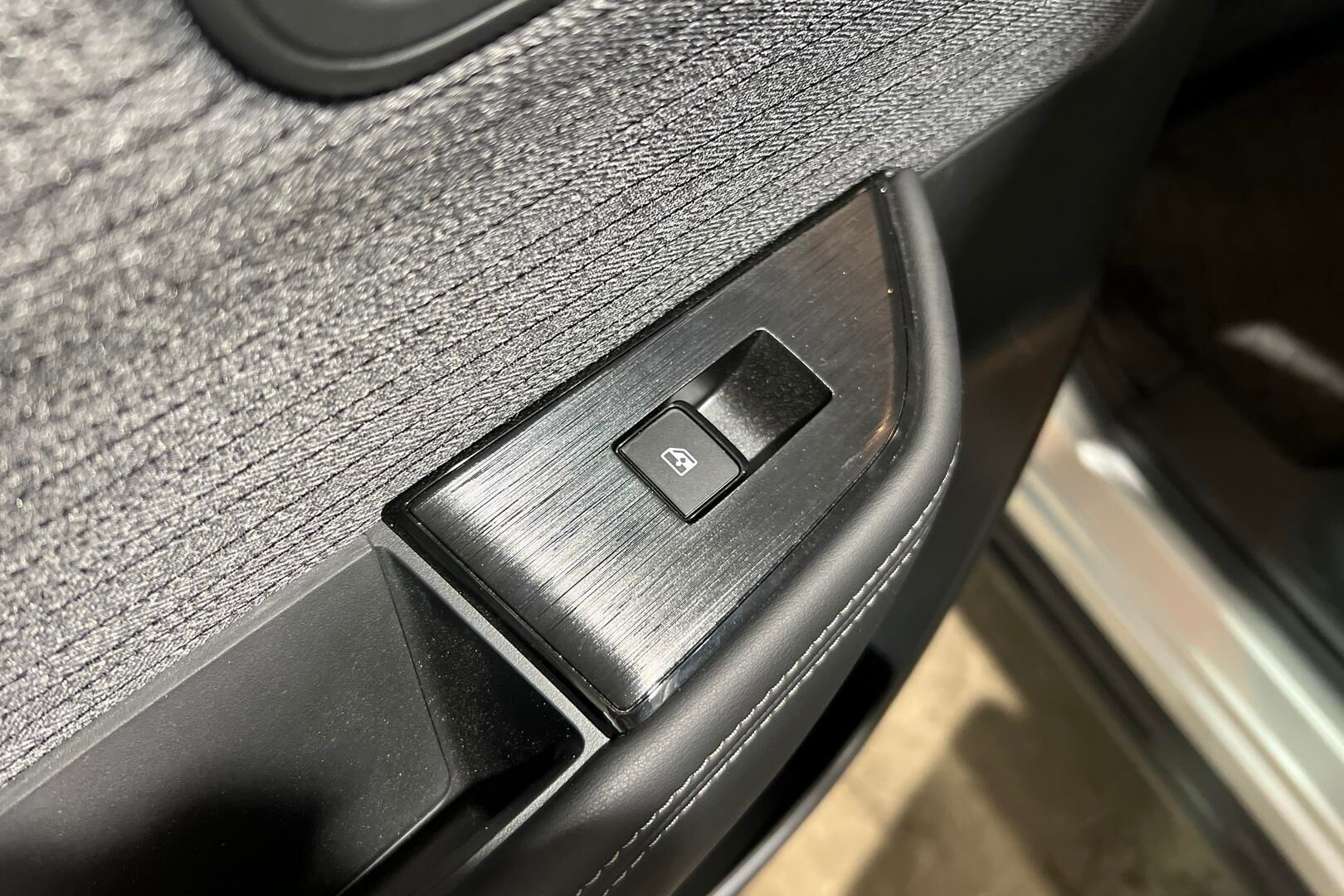 Nissan X-Trail iso kuva 15