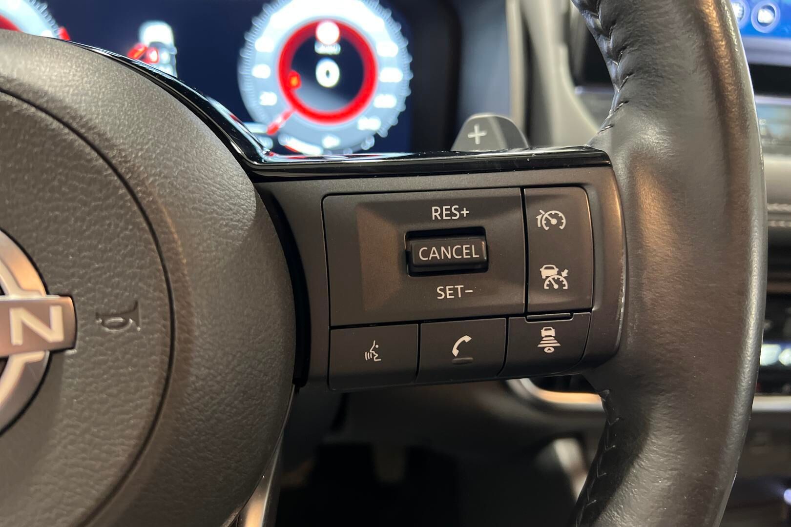 Nissan X-Trail iso kuva 20