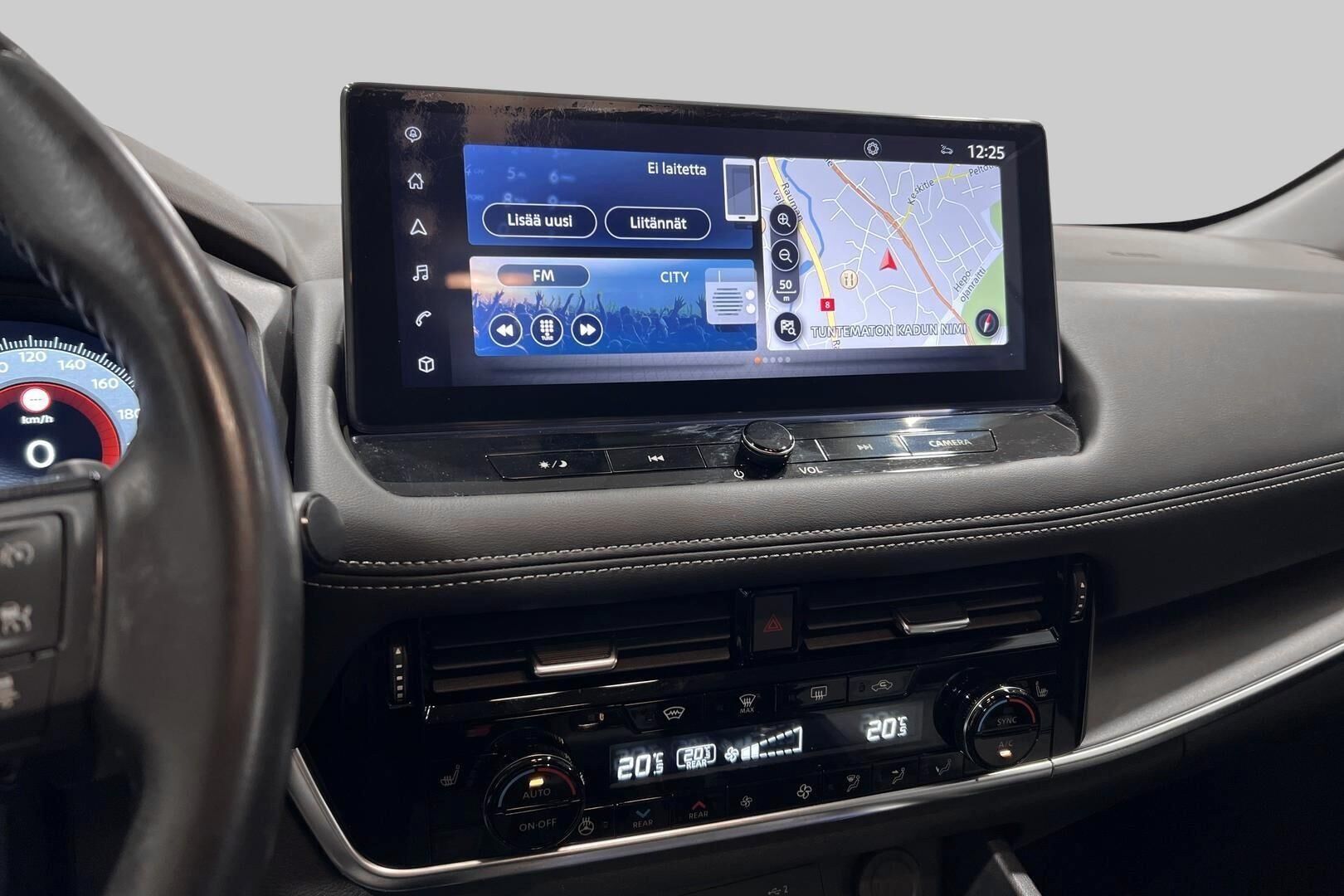 Nissan X-Trail iso kuva 22