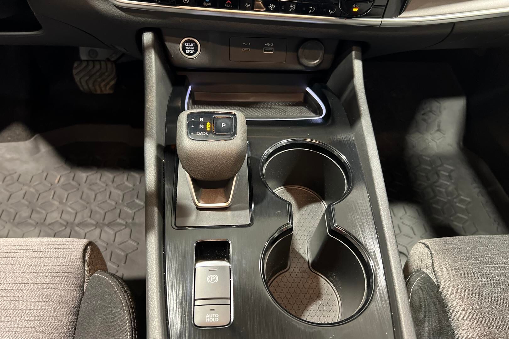 Nissan X-Trail iso kuva 23