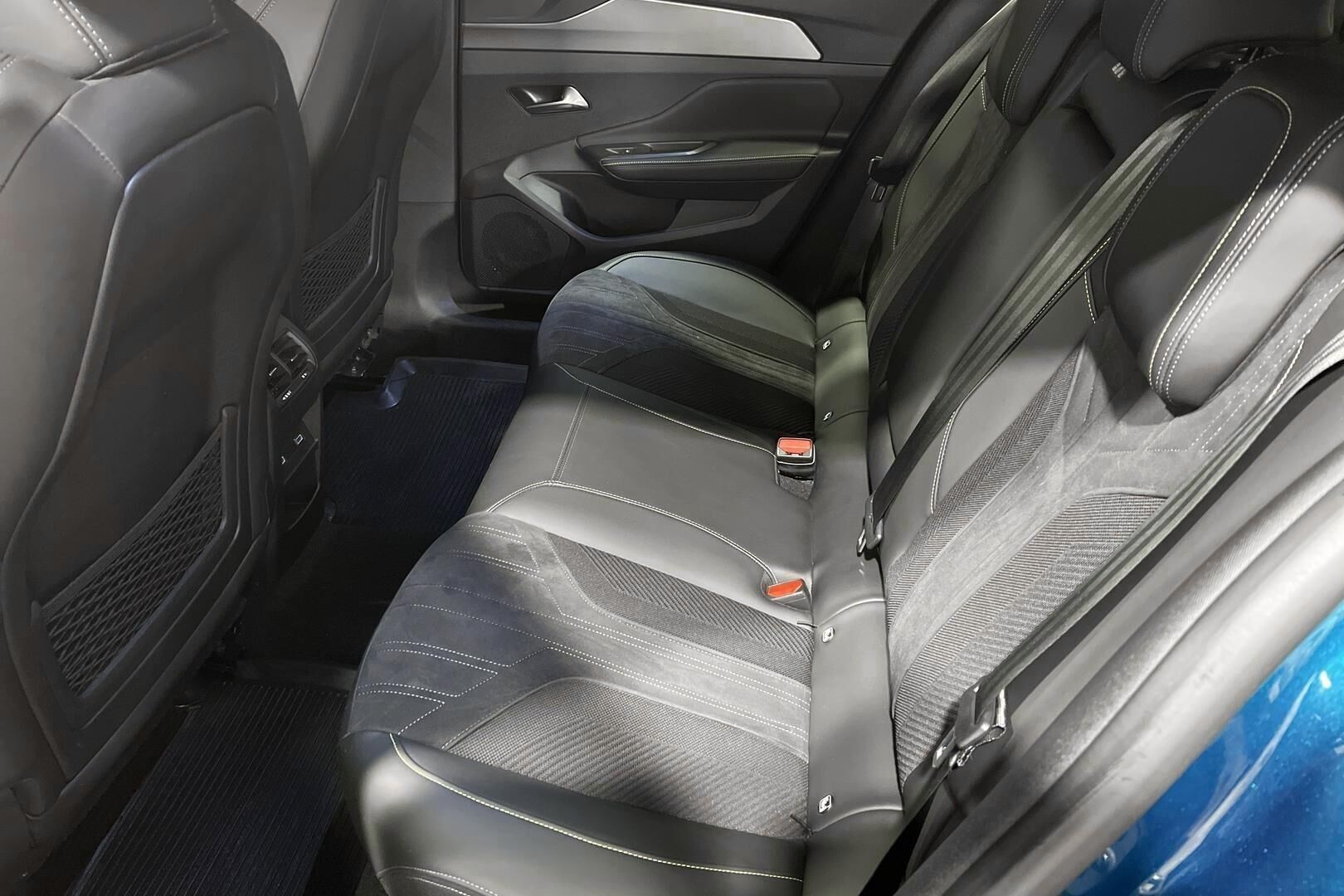 Peugeot 408 iso kuva 10