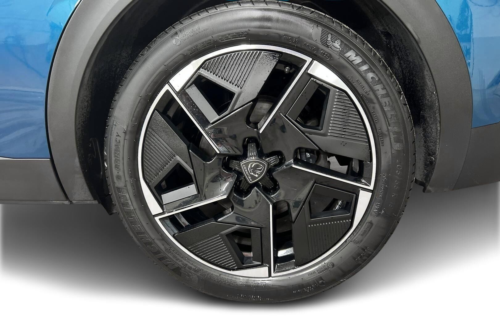 Peugeot 408 iso kuva 13