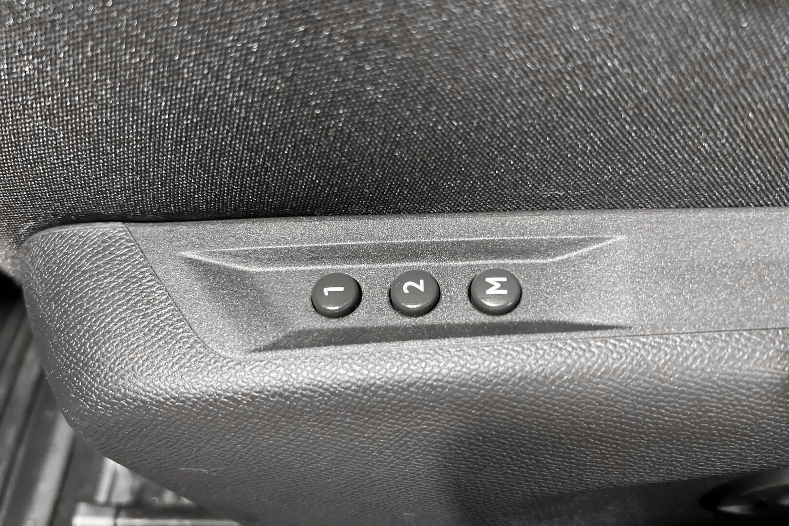 Peugeot 408 iso kuva 16