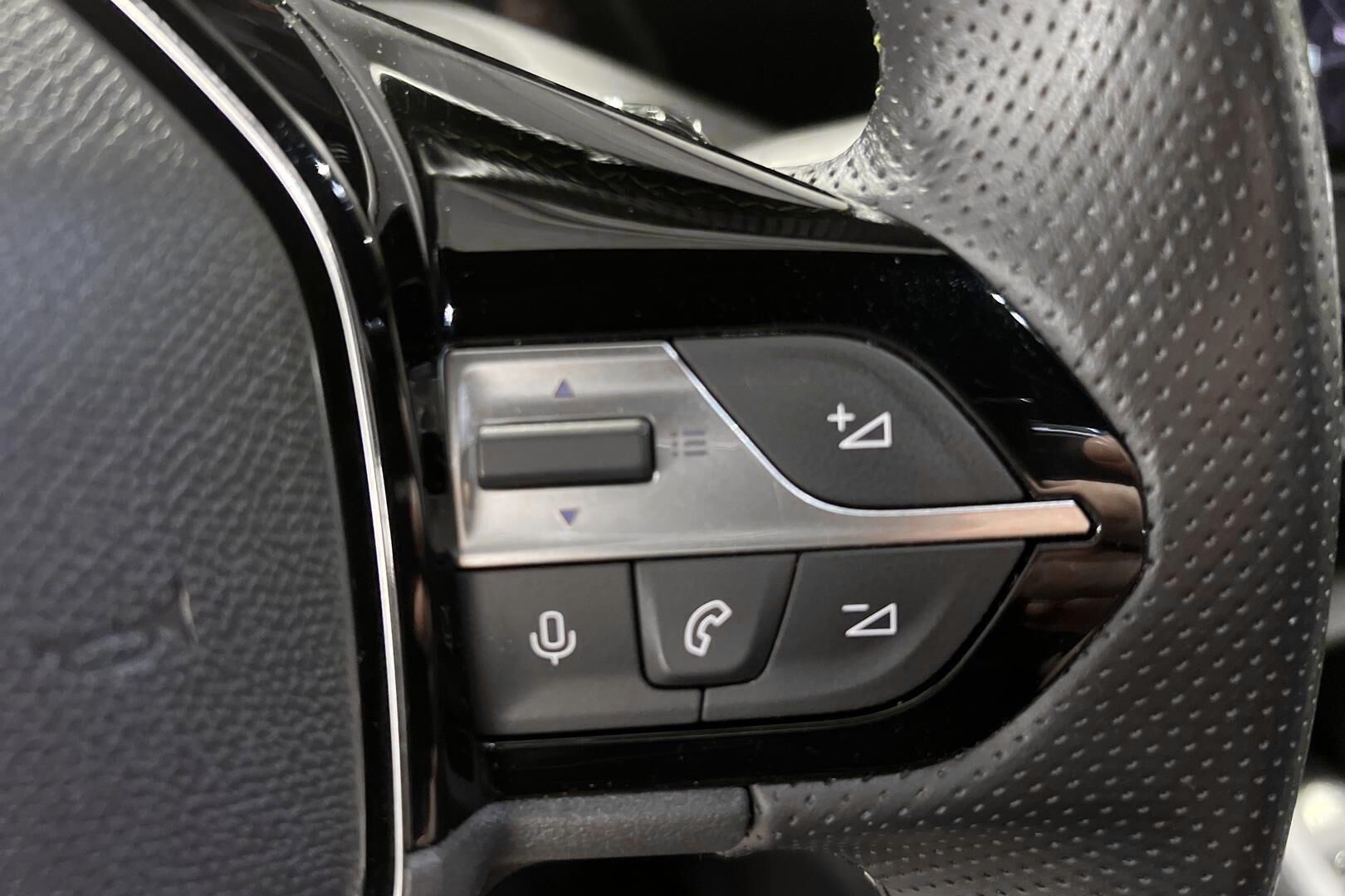 Peugeot 408 iso kuva 18