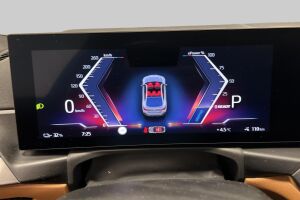 BMW i4 esikatselu 13