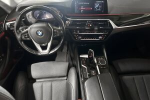 BMW 5-SARJA esikatselu 11