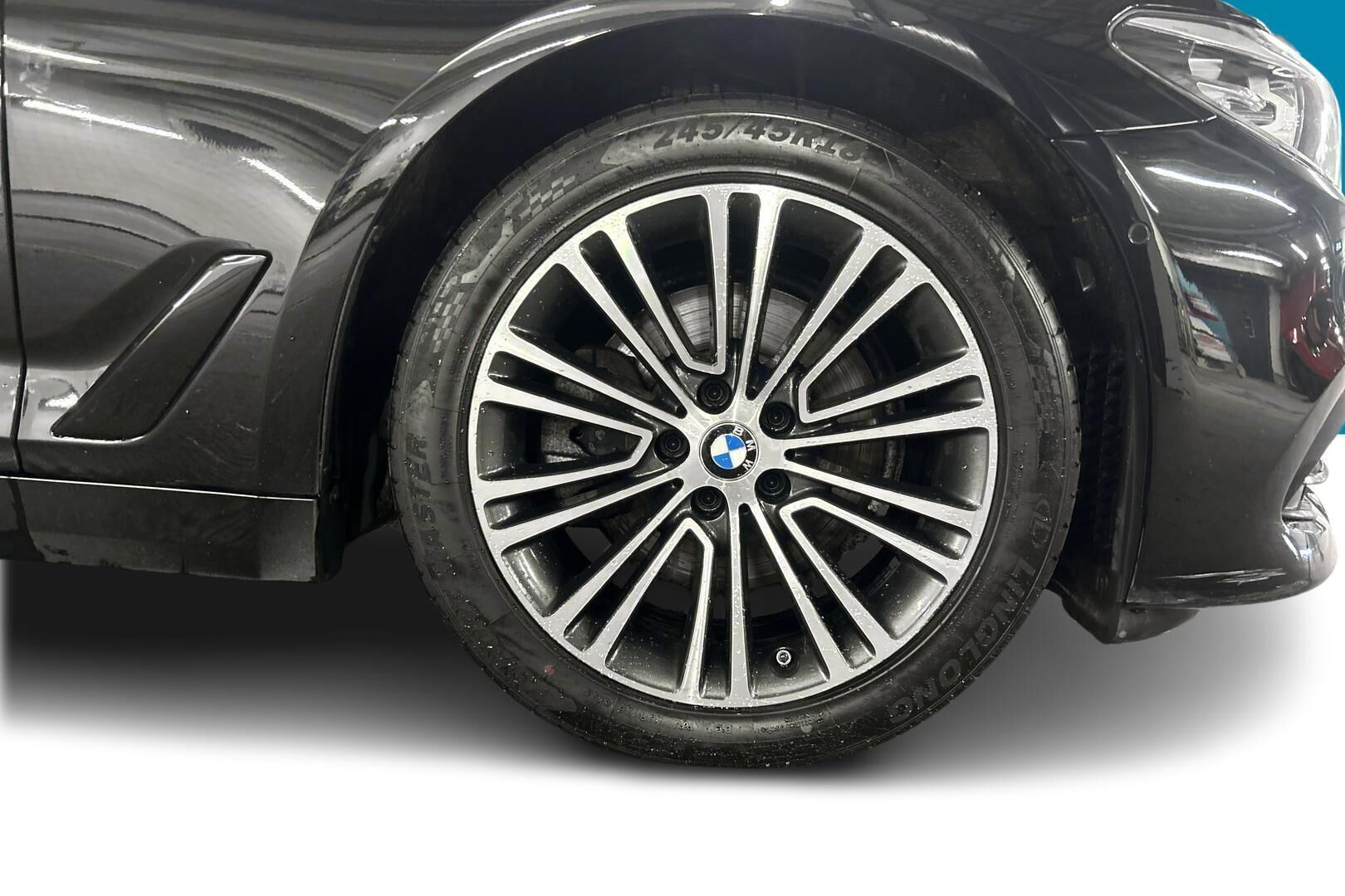 BMW 5-SARJA iso kuva 13
