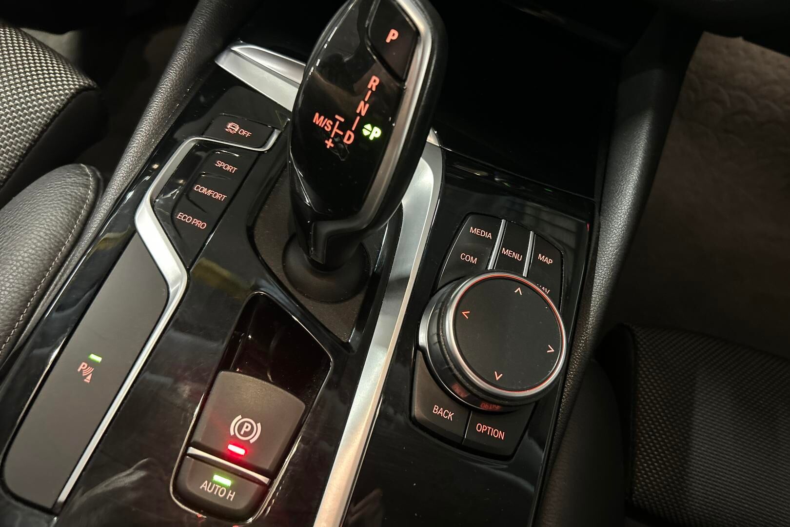 BMW 5-SARJA iso kuva 26