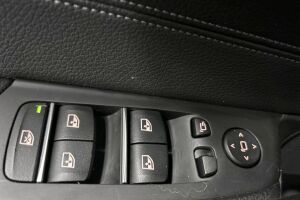 BMW 5-SARJA esikatselu 28