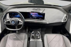 BMW iX esikatselu 11