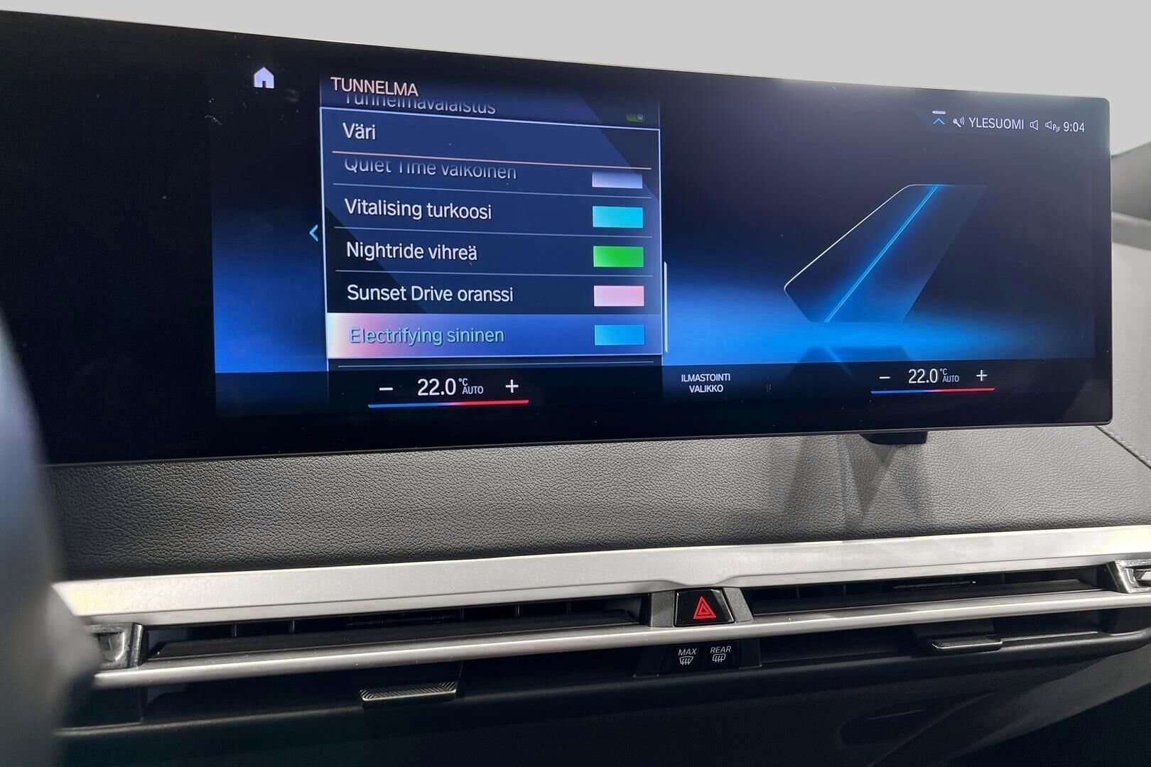 BMW iX iso kuva 17
